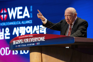 ‘Billy Graham of Asia’ Stephen Tong rebukes hypocritical pastors indulging in sin, refusing to leave the pulpit 