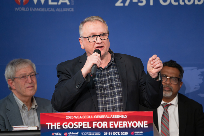 Alan Charter, facilitator of the Global Children’s Forum, speaks during the panel on “Celebrating the Gospel in Disciple Making” on the final day of the World Evangelical Alliance General Assembly in Seoul, South Korea, Oct. 31, 2025.