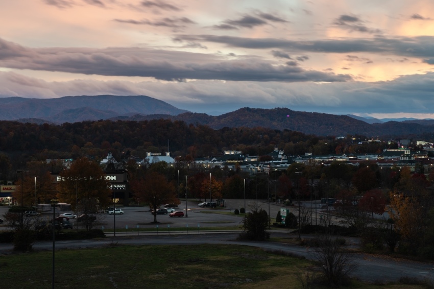 Sevierville, Tennessee, is surrounded by the Great Smoky Mountains.
