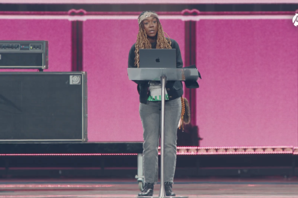 Jackie Hill Perry points to ‘Man on the middle cross’ in Passion 2026 message on true salvation