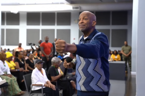 Gospel star Donnie McClurkin accused of raping, sexually assaulting former male assistant: lawsuit