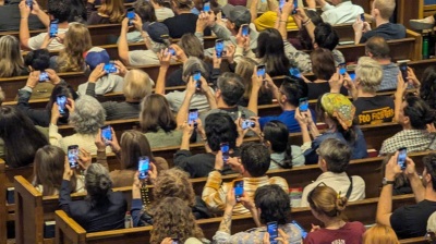 Hundreds attend an immigrant rights workshop on Jan. 26, 2026, at All Saints Episcopal Church in Pasadena, California.