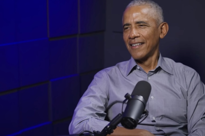 Obama responds to monkey meme, accuses Trump of demeaning presidency: 'Clown show'