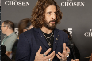 Dallas Jenkins, Jonathan Roumie reflect on spiritual warfare, God's grace at ChosenCon