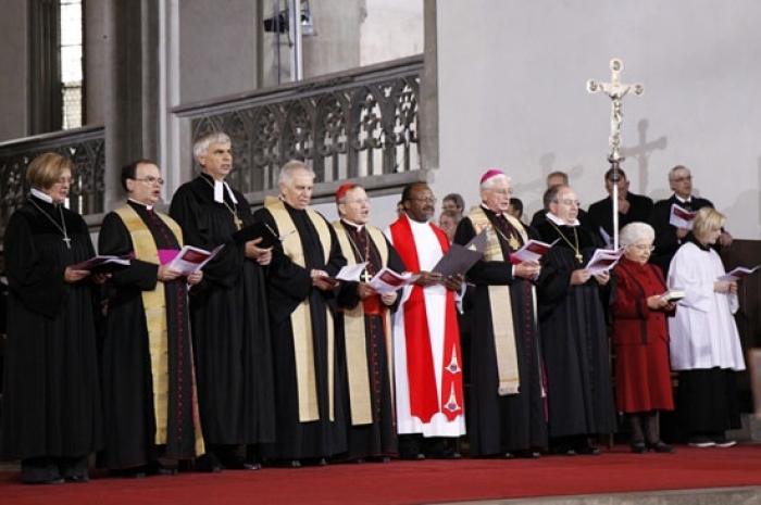 Festive ecumenical service in the Augsburg Cathedral marking the tenth anniversary of the signing of the Joint Declaration on the Doctrine of Justification.