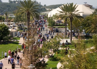Saddleback Church in Lake Forest, Calif., draws some 22,000 attendees every weekend.