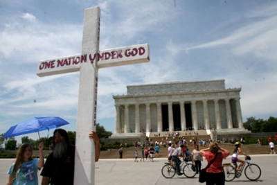 'May Day' was held at the foot of the Lincoln Memorial on Saturday, May 1, 2010. Christians joined to “cry to God for a nation in distress.”