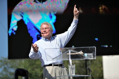 Popular evangelist Luis Palau preaches to the crowd at the Yakima Valley CityFest on Saturday, July 17, 2010 in Yakima, Washington.