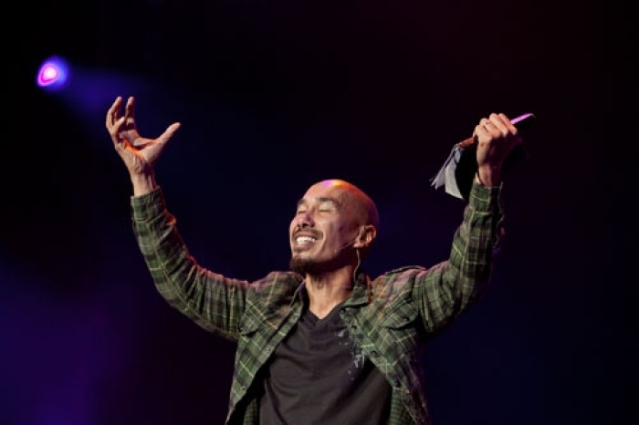 Bestselling author and pastor Francis Chan talks about the persecuted Christians he met in Asia and calls on student to live a life worthy of the gospel based on Philippians 1:27 at the Passion Conference on Sunday, Jan. 2, 2011, in Atlanta, Georgia.