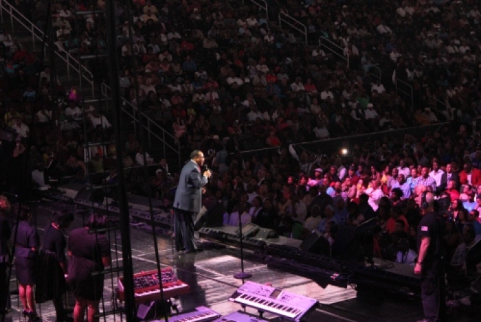 Bobby Jones performs in front of thousands at the McDonald's Gospelfest in Newark, N.J.
