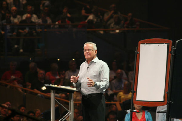 Willow Creek's Global Leadership Summit Loses 111 Sites Due to