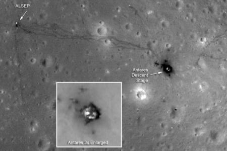 ZOOMING ON THE MOON: Nasa's Lunar Reconnaissance Orbiter image shows the Apollo 14 landing site on the moon and paths left by astronauts Alan Shepard and Edgar Mitchell on both Apollo 14 moon walks. (At the end of the second moon walk, Shepard famously hit two golf balls.) The descent stage of the lunar module Antares is also visible.