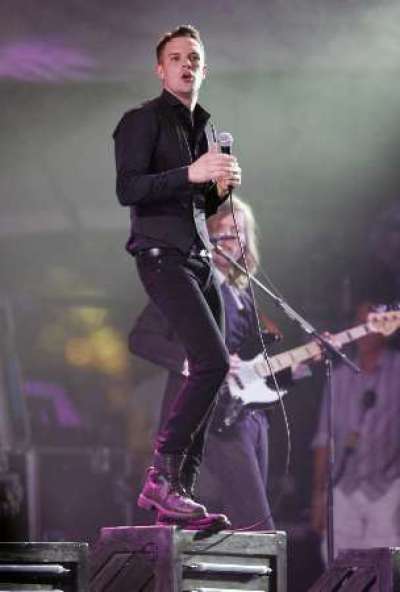 Vocalist Brandon Flowers of The Killers performs at the Coachella Music Festival in Indio, California April 18, 2009.