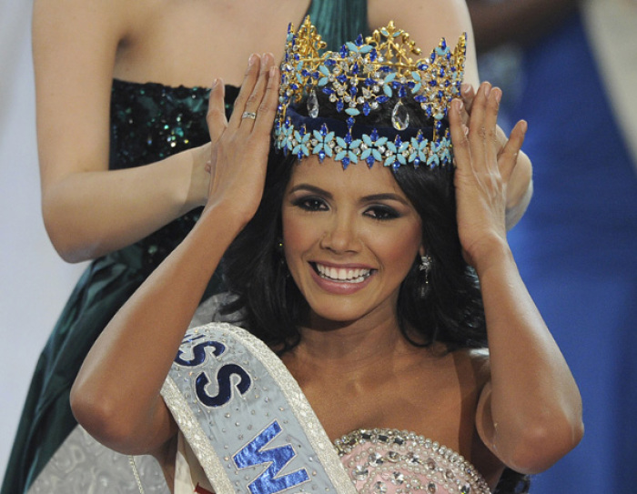 Miss Venezuela, Ivian Sarcos, is crowned Miss World 2011 in Earls Court in west London November 6, 2011