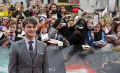 Actor Daniel Radcliffe arrives at the world premiere of 'Harry Potter and the Deathly Hallows - Part 2' in Trafalgar Square, in central London, July 7, 2011.