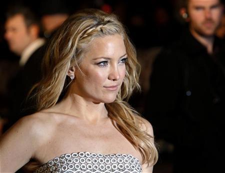 Actress Kate Hudson poses as she arrives for the world premiere of the film ''Nine'' at Leicester Square in London December 3, 2009. Credit: Reuters/Stefan Wermuth