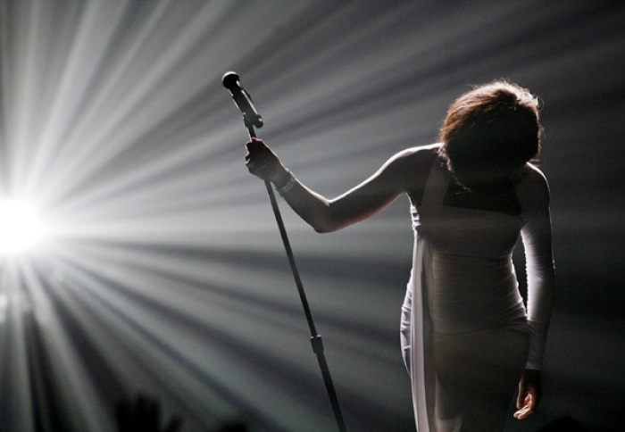 Whitney Houston bows after performing 'I Didn't Know My Own Strength' at the 2009 American Music Awards in Los Angeles, California November 22, 2009.