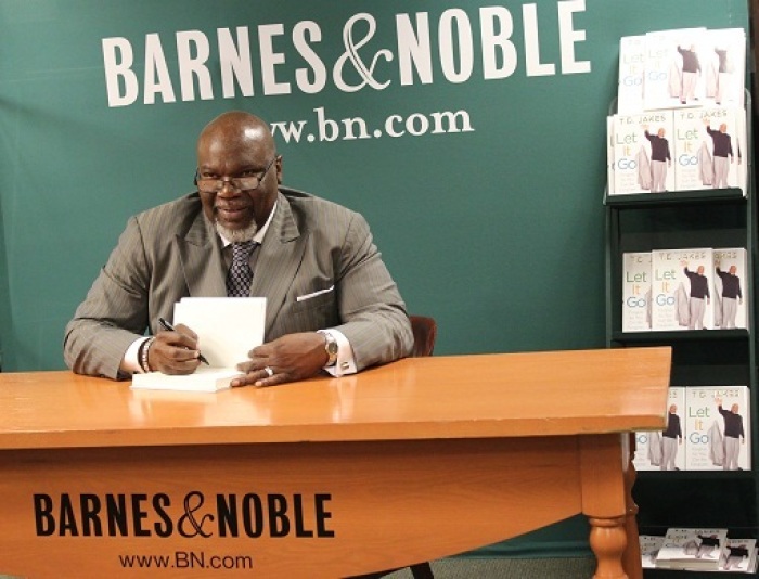 T.D. Jakes is the lead pastor of The Potter's House, based in Dallas, Texas. He attended a book signing on March 27, 2012, to promote his new book, Let It Go: Forgive So You Can Be Forgiven.
