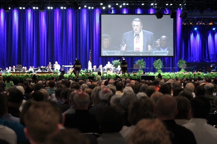 Jimmy Draper, who chaired a president-appointed task force to examine a possible name change for the Southern Baptist Convention, addresses messengers at the denomination's annual meeting on June 19, 2012, in New Orleans, La.