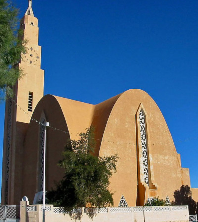 The Ibn El-Houeyretar mosque in Bechar, Algeria was the Notre Dame Du Sahara Church before Muslims took it over in 2006.
