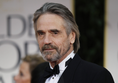 Actor Jeremy Irons arrives at the 69th annual Golden Globe Awards in Beverly Hills, California January 15, 2012.