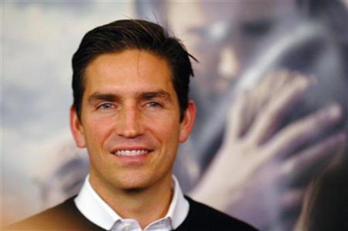 Actor Jim Caviezel attends the premiere of ''The New World'' at the Academy of Motion Picture Arts and Sciences in Beverly Hills, California December 15, 2005.