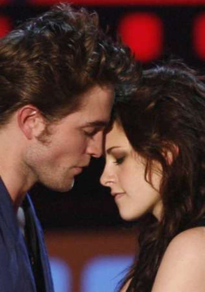 Kristen Stewart and Robert Pattinson first began dating in 2008