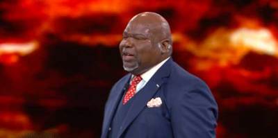 T.D. Jakes of The Potters House preaches at the Woman Thou Art Loosed conference at MegaFest 2013 that was attended by Oprah Winfrey and Tyler Perry on Aug. 29, 2013, Dallas, Texas.