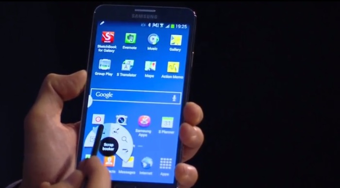 Credit : (Photo: Screenshot/Samsung Unpacked 2013-YouTube