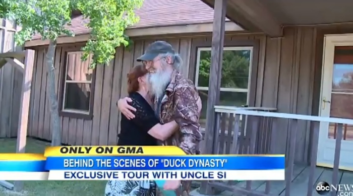 Uncle Si and his wife Miss Christine.