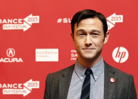 Cast member Joseph Gordon-Levitt poses at the premiere of 
