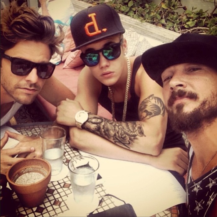 Justin Bieber shared a photo of him hanging out with Ryan Good and Hillsong NYC Pastor Carl Lentz.