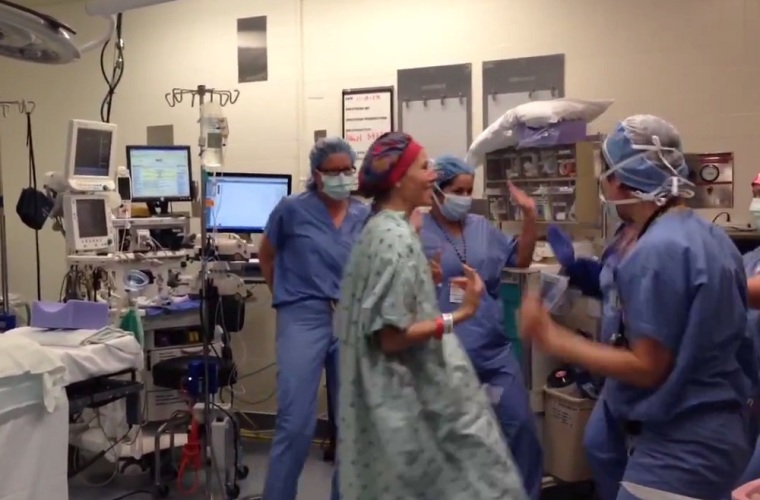 About to head into surgery for a double mastectomy, Deborah Cohan had a dance party with the surgical team.