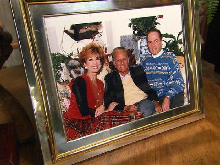 'Today' show co-host Kathie Lee shared on how her entire family came to faith through the Rev. Billy Graham, seen here in an old photo with Gifford and her husband, Frank Gifford.