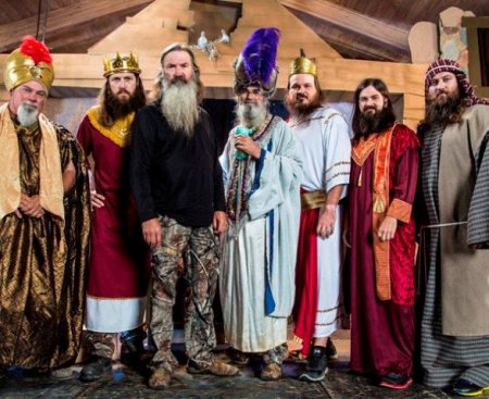 The cast of "Duck Dynasty" returns for their second Christmas special "Duck the Halls" on A&E Dec. 11, 2013.
