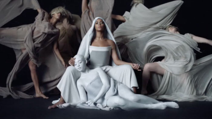 Beyonce films her 'Mine' video featuring Drake