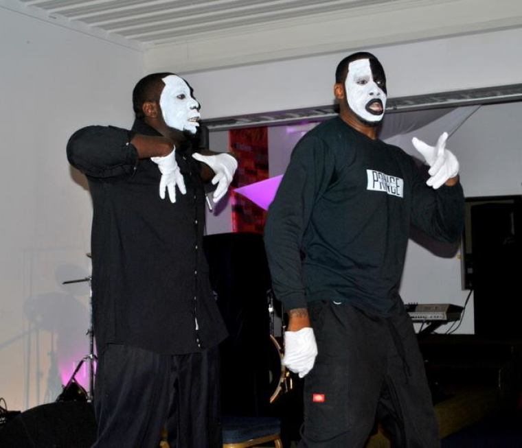 Mimes Perform at Club for Jesus