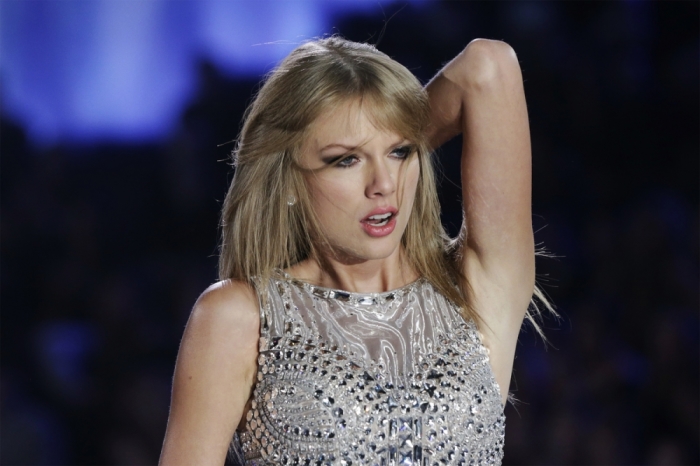 Singer Taylor Swift performs in New York November 13, 2013.