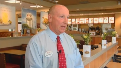 Alabama Chick-Fil-A owner Mark Meadows handed out dozens of meals to stranded drivers on Jan. 28, 2014.