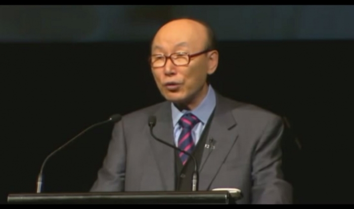 Rev. Cho Yong-gi speaking at a River of Life Conference in May 2013.