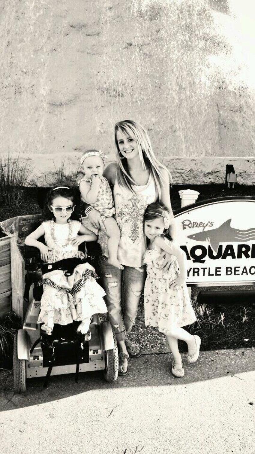 Leah Messer-Calvert and daughters Ali (in wheelchair), Aleeah ("Gracie") and Adalynn.