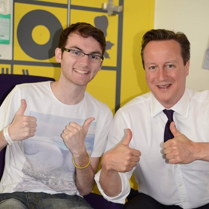 Inspiring teen, Stephen Sutton, 19 (l) and British Prime Minister David Cameron (r) days before he succumbed to bowel cancer.
