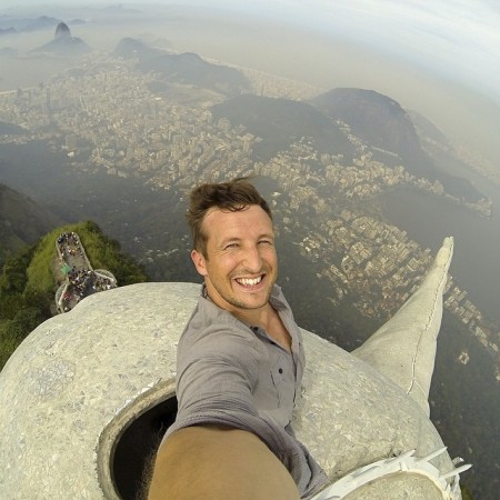 Credit : (Screenshot: theflashpack/Instagram)