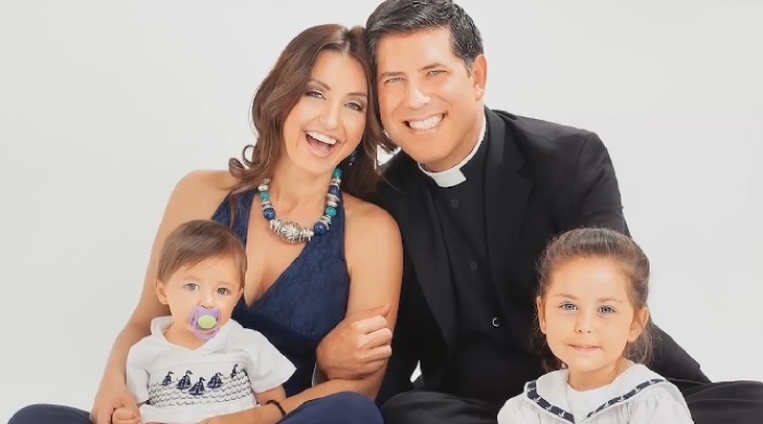 Rev. Alberto Cutié and his family five years after he left Catholicism to get married and become an Episcopal priest.