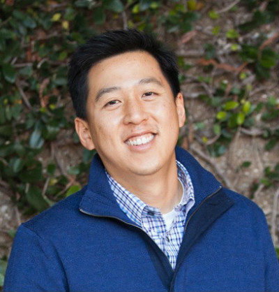 Dennis Hu is the CEO of Fundly.