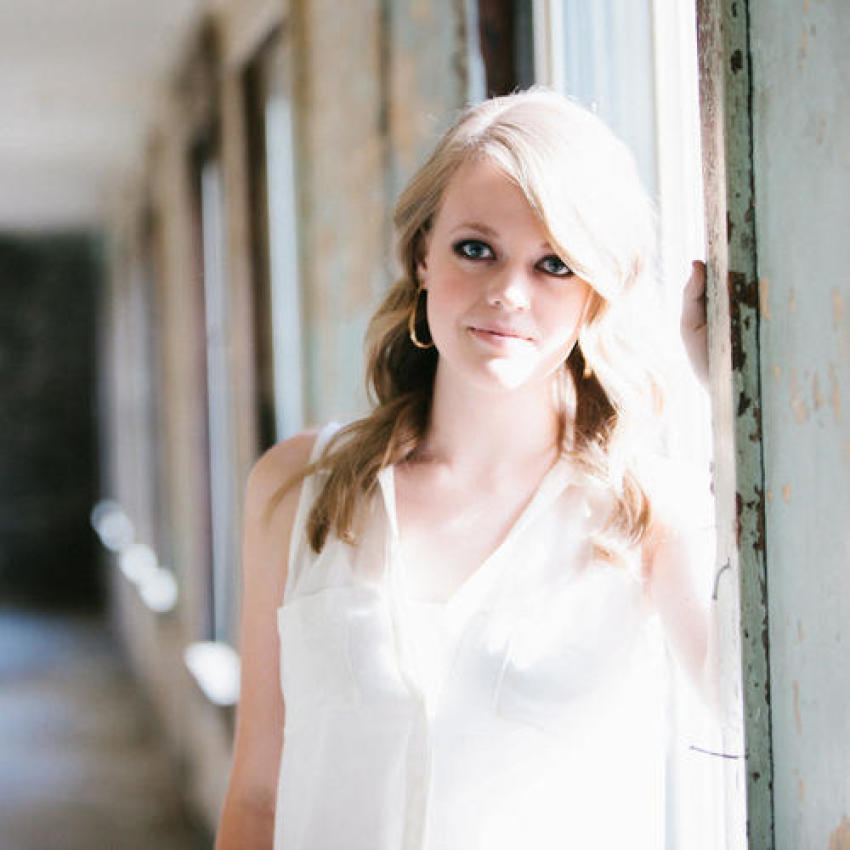 American Idol Season 11 Alum Candice Russell teamed up with Make-A-Wish Oregon and Visual Aid, Inc. to help a girl paralyzed by a serious neuromuscular disorder become part of the music videos she loves so much. Russell, who also suffers from graves' disease, said her desire is that others going through hard situations and possibly asking 