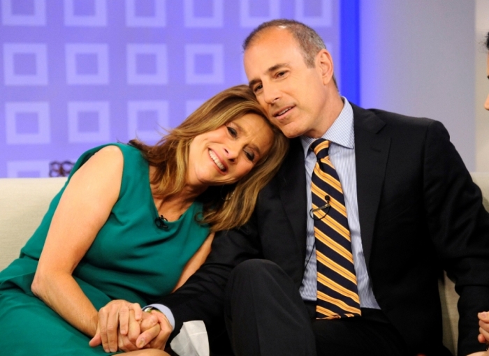 'Today' show hosts Meredith Vieira (L) and Matt Lauer say good bye during her final show in New York, June 8, 2011.