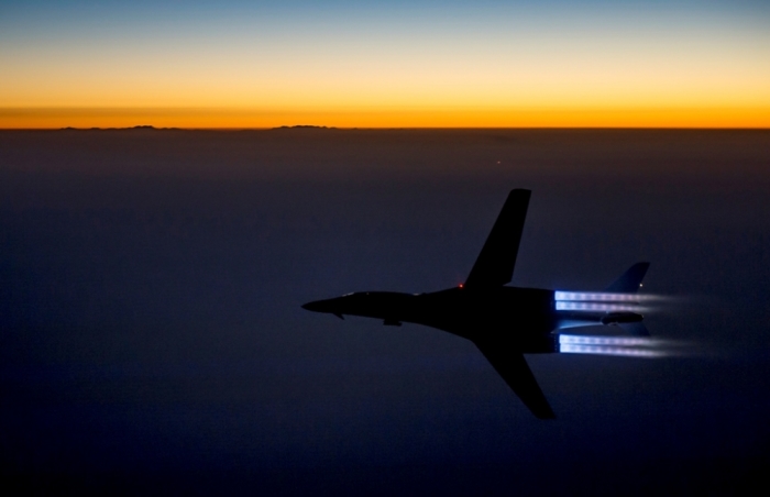 A U.S. Air Force B-1B Lancer supersonic bomber flies over northern Iraq after conducting air strikes in Syria against ISIL targets September 27, 2014.