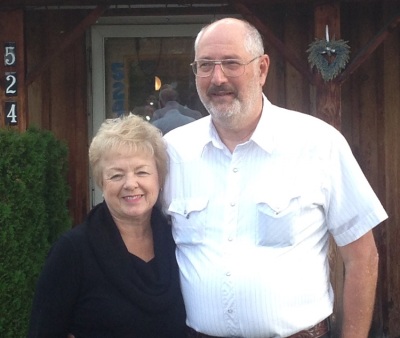 Donald Knapp and his wife Evelyn, owners of Hitching Post Lakeside Chapel of Coeur d'Alene, Idaho.