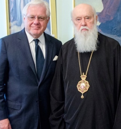 His Holiness Patriarch Filaret (right) with Brian C Stiller, the Global Ambassador of the World Evangelical Alliance (left).
